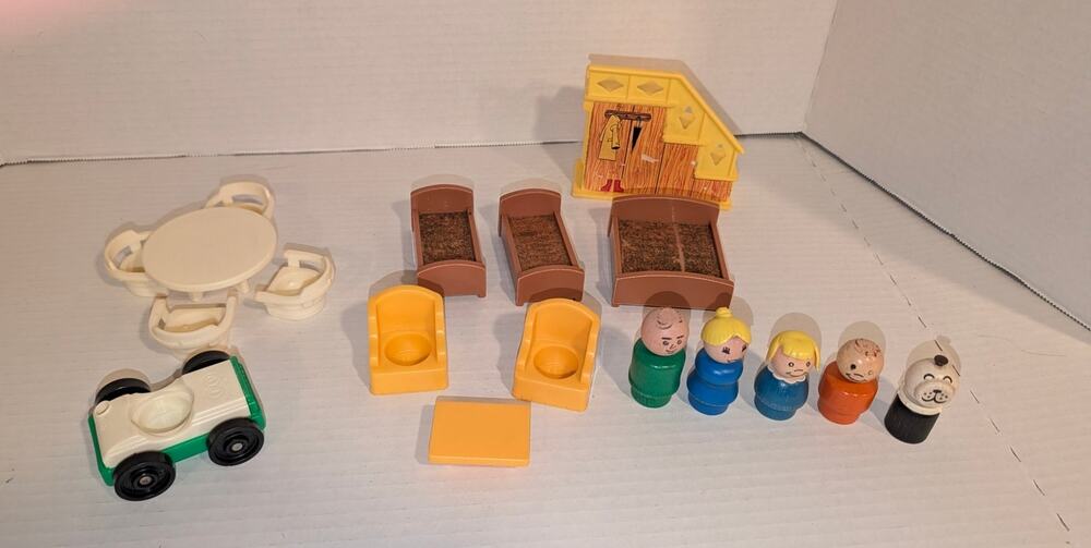 Vintage 1971 Fisher Price Little People Play Family Dollhouse Furniture People